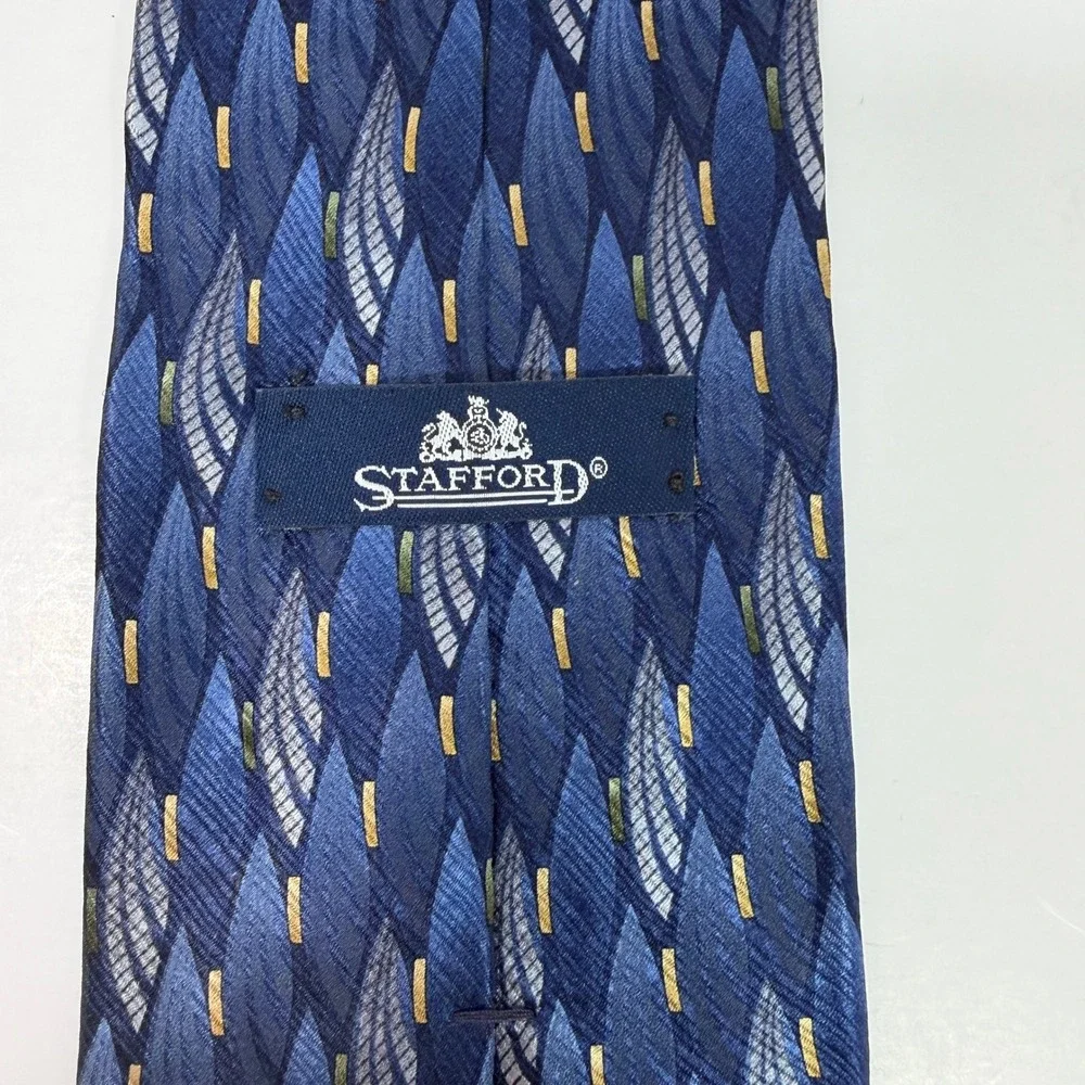 Stafford Mens Silk Blend Tie Navy Blue Gold Geometric Leaf Pattern Wide 4 Inch
